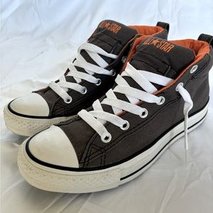 LIKE NEW CONVERSE MID-TOP’S DARK GREY ORANGE LINED SIZE (9)